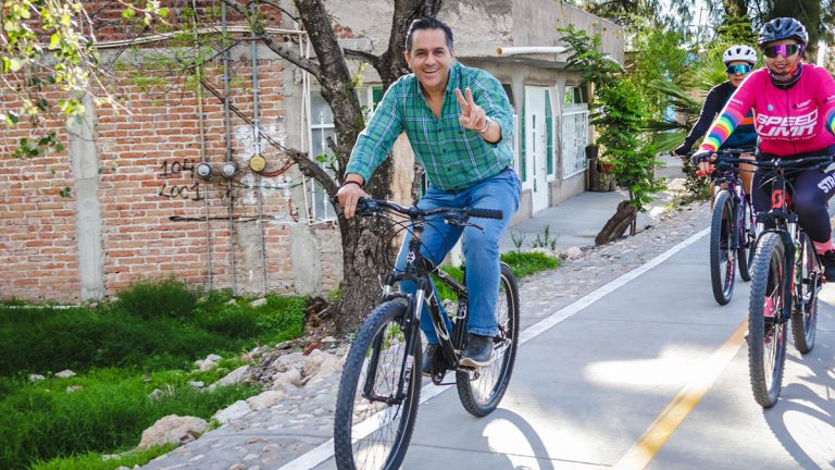 Entregan segunda etapa de ciclovía