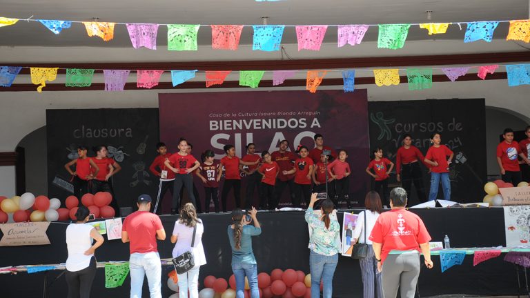 Concluyen cursos de verano siendo un gran éxito