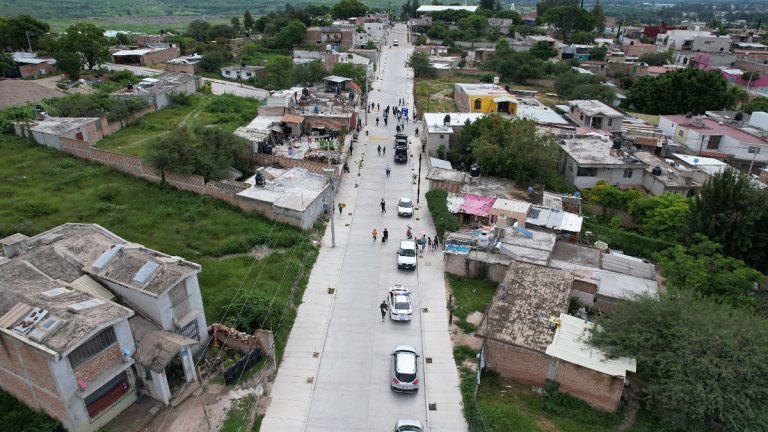 Entregan 4 obras de pavimentación Entregan 4 obras de pavimentación