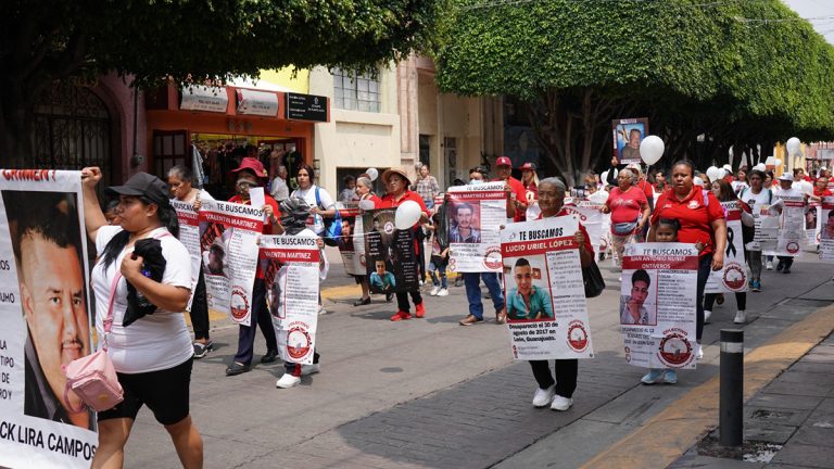 Marchan por desaparecidos