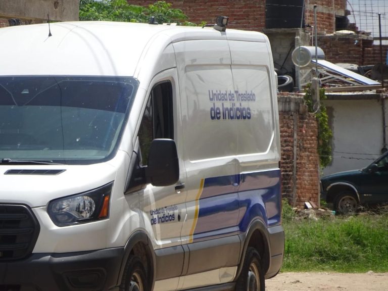 Dejan el cuerpo de una mujer maniatada en la colonia Valle del Carmen