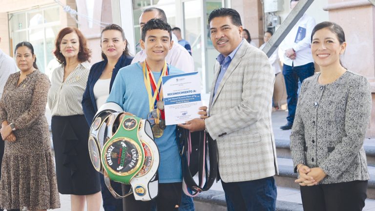 Reconoce municipio a deportistas