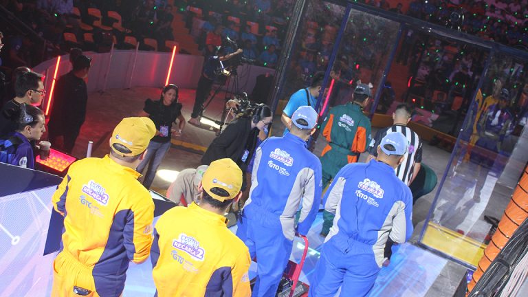 Inauguran la 2ª edición de la Batalla de Robots