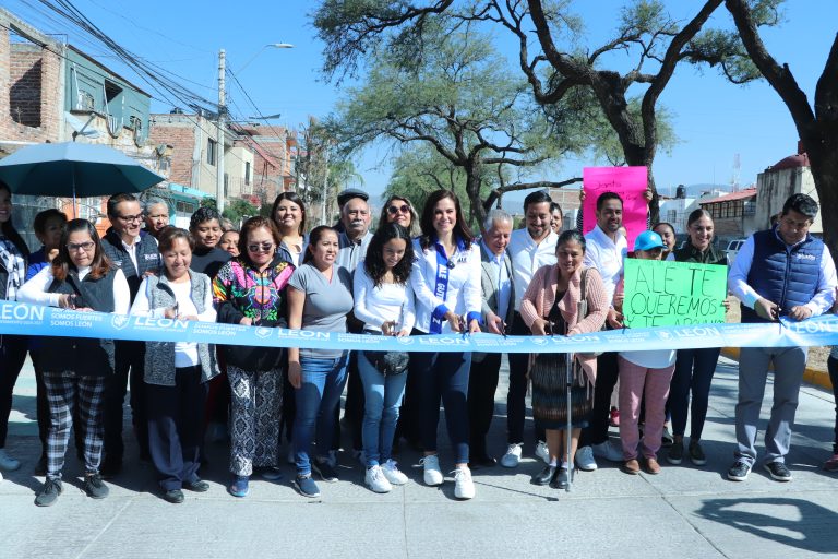 Entregan pavimentación del bulevar Rafael Corrales Ayala