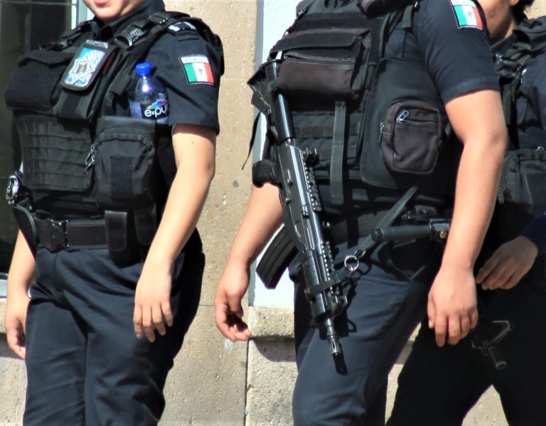Debate por portación de armas en descanso plantea riesgos