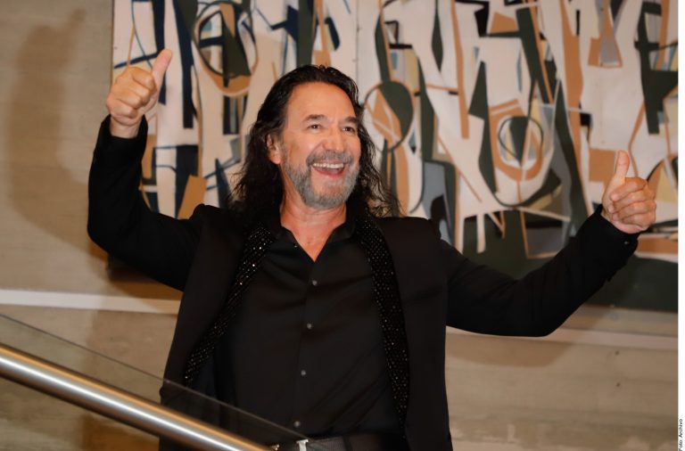 Sorprende Marco Antonio Solís al bailar tema de Lamar