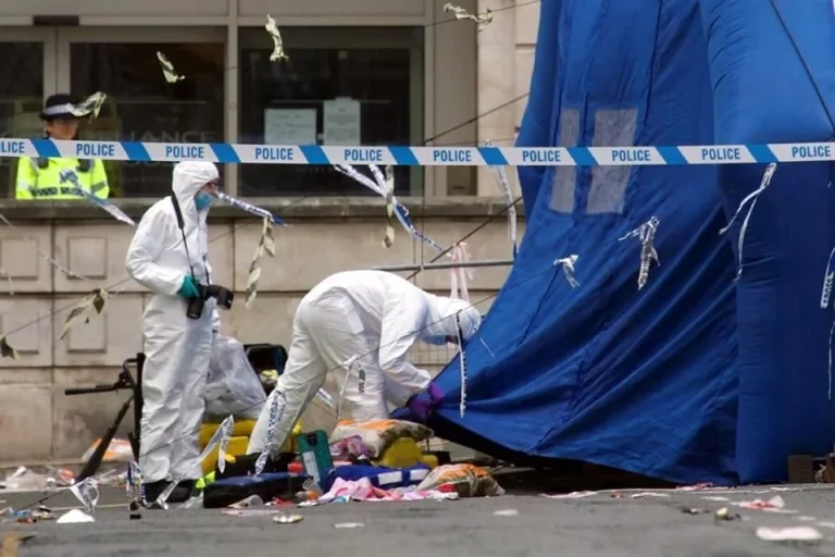 Hay 27 heridos tras atropello masivo en celebración del Liverpool