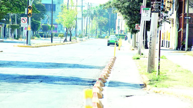 Víctima tras advertencia: ciclista sufre accidente en ciclovía dañada
