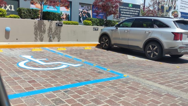 Promueve CANACO campaña por el respeto a los espacios de discapacidad