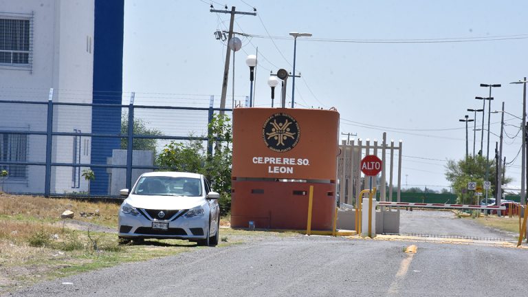 Denuncian malos tratos y restricciones injustificadas en visitas al Cereso de León