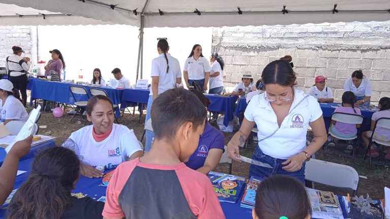 Realizan Feria Social Realizan Feria Social