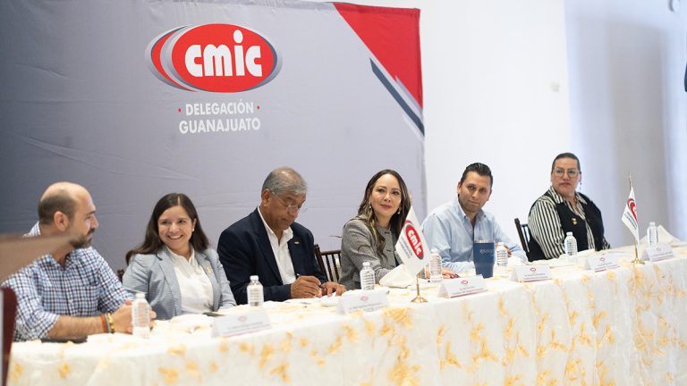 Presentan a sector constructor Plan de Obra Pública para 2025