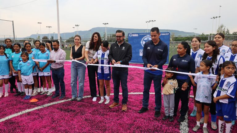 Inauguran canchas rosas