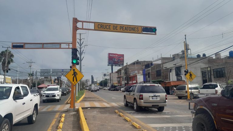 Destinan 58 millones para colocar 8 nuevos semáforos en la zona sur