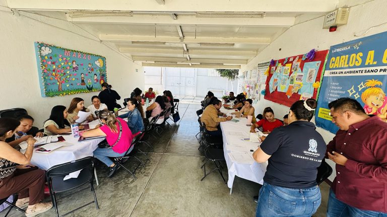 Familias se capacitan para transformar escuelas Familias se capacitan para transformar escuelas