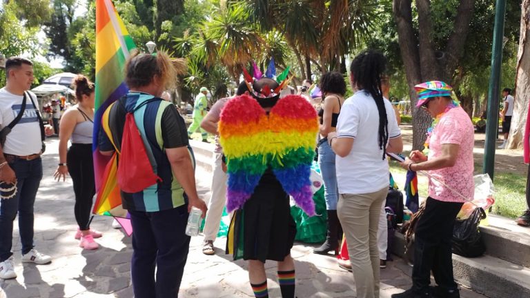 Autoridades municipales escuchan propuestas de colectivos LGBTTIQ+
