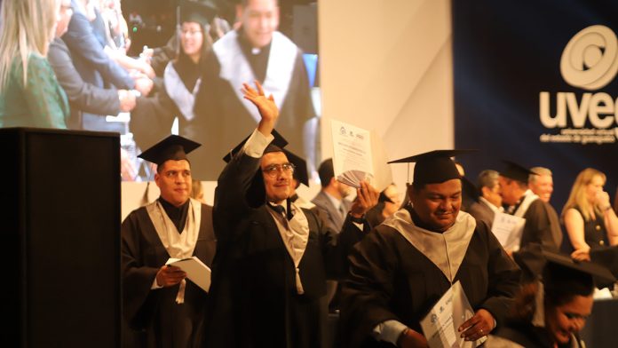 UVEG impulsa el futuro con más de 2,600 nuevos profesionistas