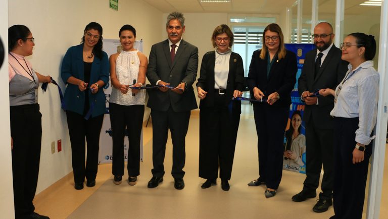 UG abre centro Pearson en León