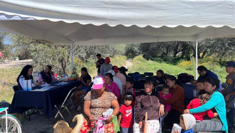 Llevan Feria de Servicios a San Juan de Abajo