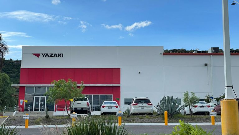 Cierre de planta Yazaki deja en incertidumbre a 2,400 trabajadores en León