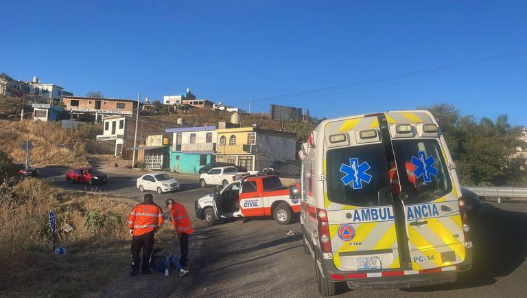 Dos heridos en choque frontal en la Guanajuato–Silao