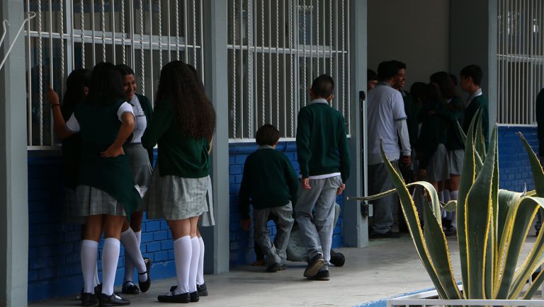 Anuncian plan para prevenir embarazos en adolescentes
