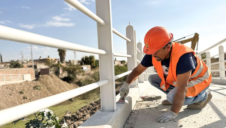 Ciudadanos vigilan más de 3 mil mdp en obra pública
