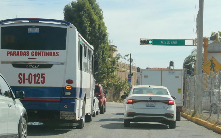 Semaforizan 15 cruces viales con alta tecnología