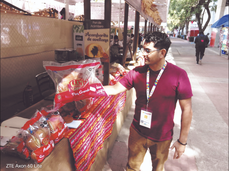 Pan de Acámbaro se exhibe en Feria Pan de Acámbaro se exhibe en Feria