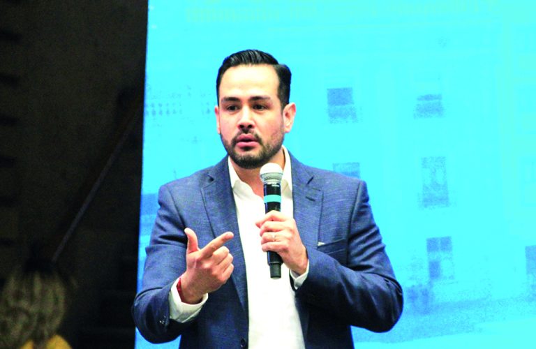 Allan León busca la alcaldía con el PAN