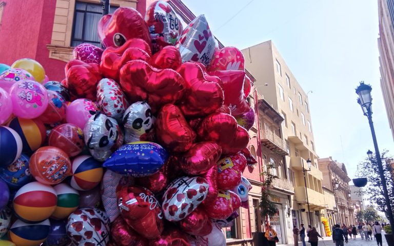 Restaurantes y plazas se llenan por San Valentín
