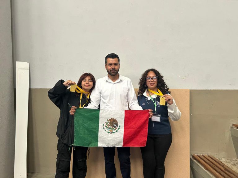 CECyTEG logra oro en INFOMATRIX