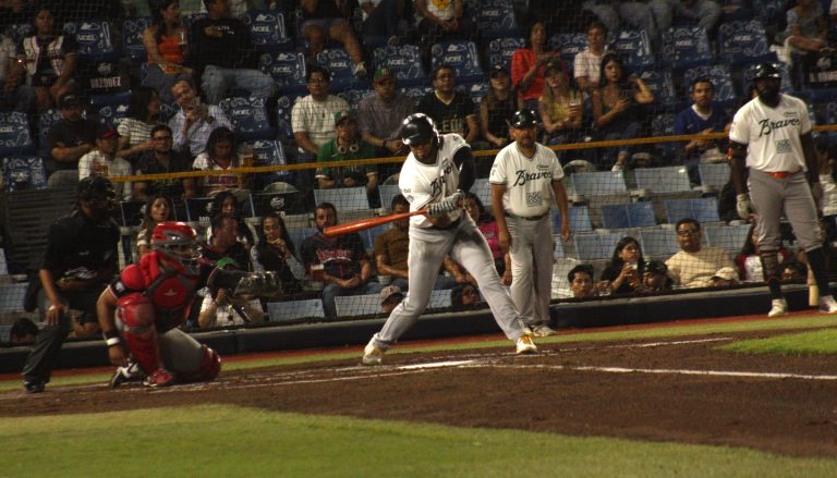 Bravos de León doman al Toro