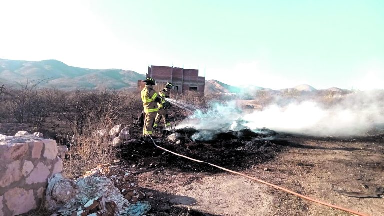 Quema de refrigerador provoca incendio en pastizal Quema de refrigerador provoca incendio en pastizal