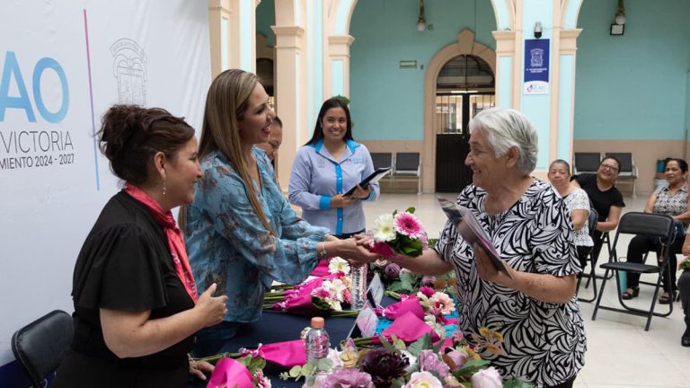 Reconocen a 33 mujeres por obra colectiva en Silao