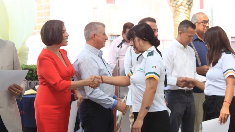 Reconocen a destacados operadores del SIT de abril