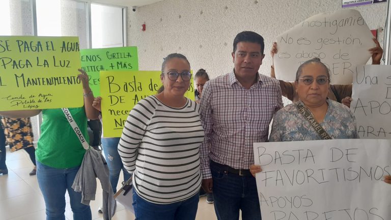 Los López, sin agua, sin pavimento, ni drenaje