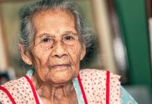 Tiene 101 años; canta como cuando tenía 16