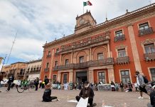 Exigen búsqueda de sus familiares