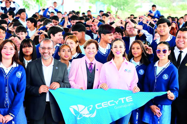 Inauguran techado en cancha del Cecyteg