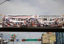 Retiran lonas de desaparecidos de puentes de León, Madres Guerreras piden devolverlas